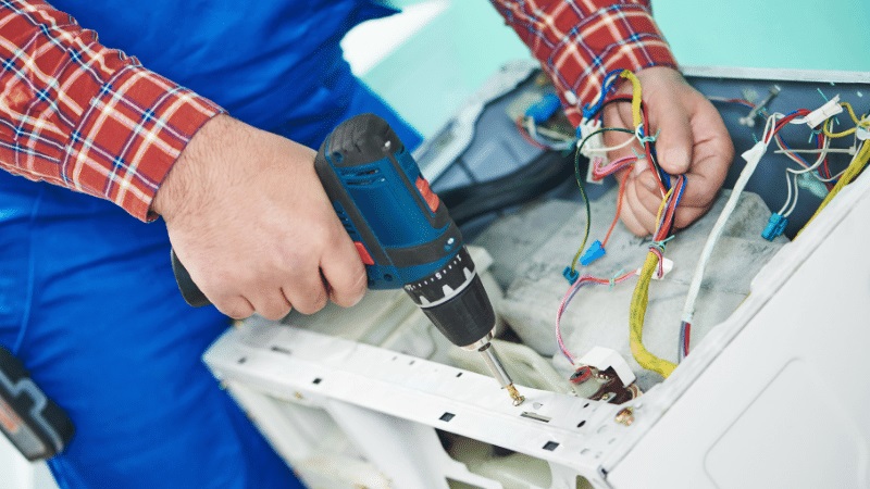 Bahçelievler Siemens Siemens çamaşır makinesi kart tamiri – Su almama arızası orijinal parça ile giderildi. - Teknik servis örneği